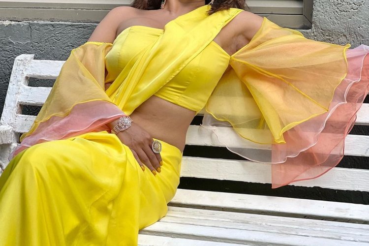 Monalisa Hot photo with yellow saree