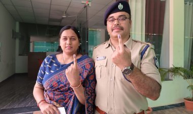 पुलिस अधीक्षक विवेक सिंह ने सपत्नीक किया मतदान